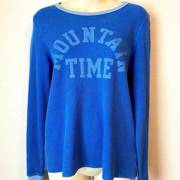 American Eagle Outfitters Tops - NWOT Limited edition tee from American Eagle!